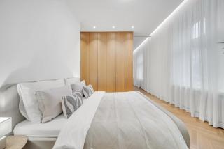 Spacious Stylish Apartment in City Centre - 9