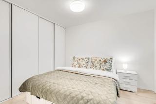 Modern Airport Stay - BTS & Avion Mall - 9