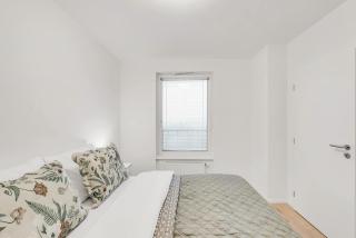 Modern Airport Stay - BTS & Avion Mall - 2