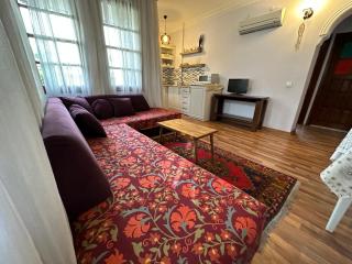 Sultan Suite, Entrance Floor - 3