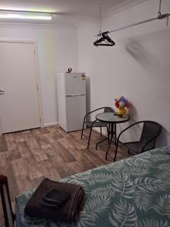 Cartledge Ave studio and house homestay - Whyalla - 3