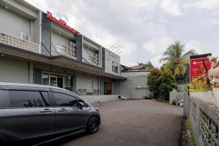 RedDoorz near Exit Toll Sirkuit Sentul - 4