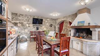 Rustic villa Pietro with panoramic view in Motovun - 2