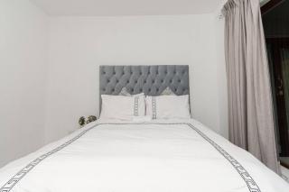 Modern Sandton City central with balcony - 1