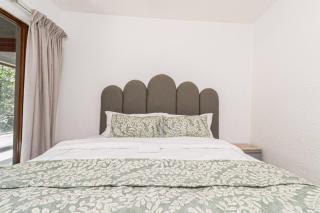 Sandton city 3 bedroom apartment with balcony - 8