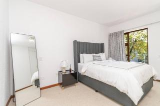 Sandton city 3 bedroom apartment with balcony - 5