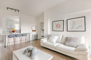 Cosy 2bed in heart of Sandton - 6