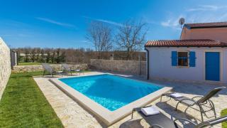 Beautiful Heritage Villa Croc with pool in Buje - 2