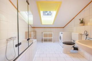 Lakeside Apartments - 5