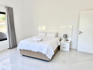 Amuji Accommodation and Apartments - 6