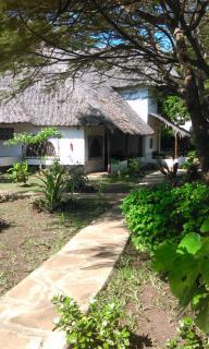 Diani Banda Cottages - Diani Beach - 4