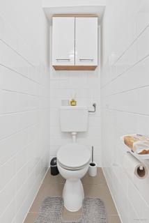 Big 1 Bedroom Apartment near Airport & City Center - 6