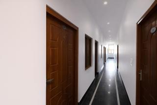 FabHotel Royal Villa - 9