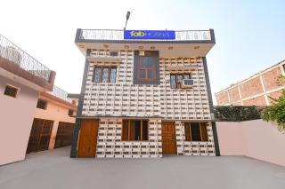 FabHotel Royal Villa - 5