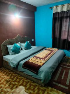 Non Stop Cafe Hostel & Stay - 8