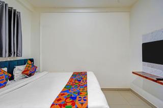 FabHotel Executive Pearl Inn - Nr Twin tower - 5