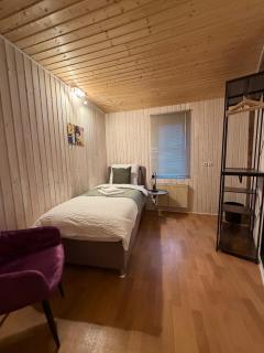 janu-homes - 3 Zimmer Apartment - 4 Betten, Waldblick vom Kirchplatz - 5