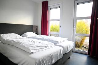 Marina Strandbad Chalet RiverLodge mit Zaun Haus Nr 94 - 1