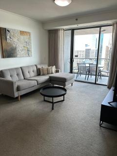 Modern Escape in the Heart of Brisbane City with an Amazing River View! - 5