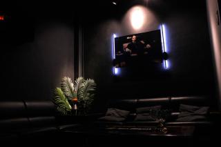 Sticks and stones Billiard Room - 5