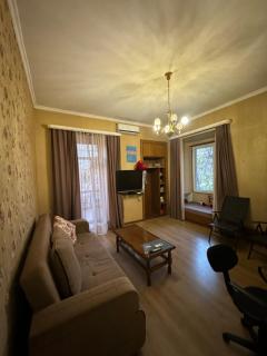 Old Tbilisi Apartment Steps from Freedom Square - 5