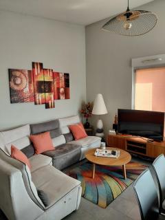 Spacious 3-room penthouse apartment - 0