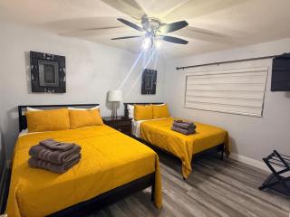 2 Fam home Sleeps 14 - 2