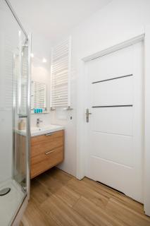 Moja Retkinia Superior Apartment by BookingHost - 6