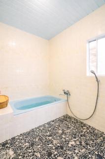 囲炉裏のある築100年の一棟貸し古民家で昔の暮らし体験 - 8