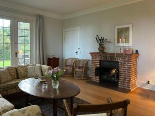 Historic Doctor's Residence By Corselitze Forests - 4