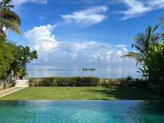 Villa Serenity Beachfront Bali - 9