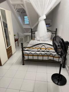 T3 cosy haut de villa - 9