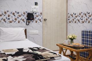 Relax Hotel Kurla - 3