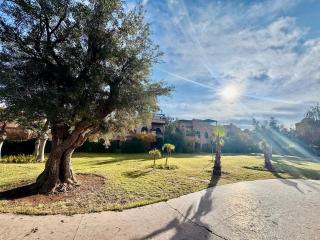 Garden Villa-Style Retreat with Patio, BBQ & Pools - Marrakesch - 4