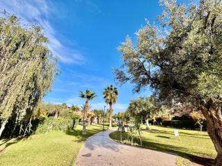 Garden Villa-Style Retreat with Patio, BBQ & Pools - Marrakesch - 7