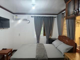 Noah's Bed & Breakfast - 1