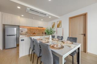 Ozone Сondo Apart Hotel by TropicLook - 6