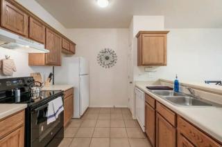 AA2- King size-bed - Free parking and Coffee - Washer and Dryer - 8