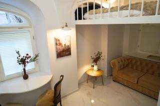 Tiny Square Apartment Old Town - 0