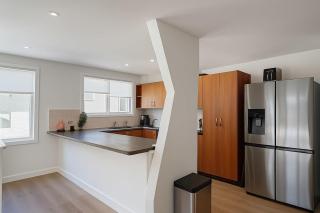 Modern 2BR Sunset Apartment BBQ - 5