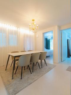 Hongdae 5 minutes, park view, 8-person family, free parking, luggage storage, early check-in, late check-out, infant welcome, dryer and bidet - 0