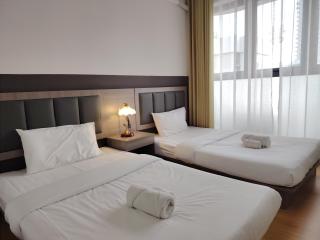 Deluxe 3 Bedroom Garden View - 6