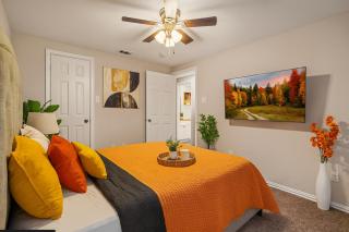 Built for Crews 1-Story XL Yard Ample Parking - 8