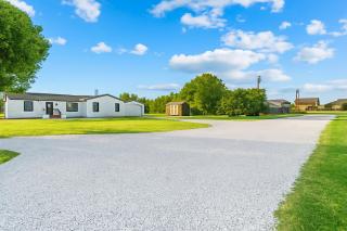 Built for Crews 1-Story XL Yard Ample Parking - 5