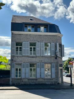 Spacieux studio rénové en centre ville - Apt7 - SDB commune - 4