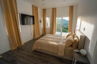 Luxury Apt with Amazing Views - 0