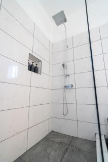 Luxury Apt with Amazing Views - 7