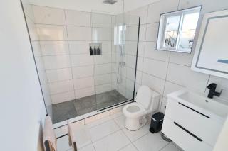 Luxury Apt with Amazing Views - 4