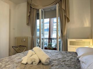 5 minutes' walk from the Olympic Stadium - 4