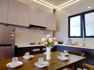 Deluxe 3 Bedroom Garden View - 9